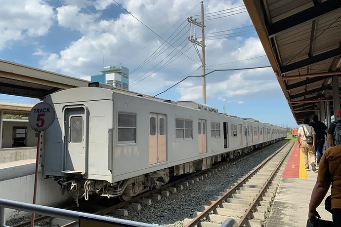 15-philippinen-forum-kulturelle-gebaeude-tutoban-train-station-07