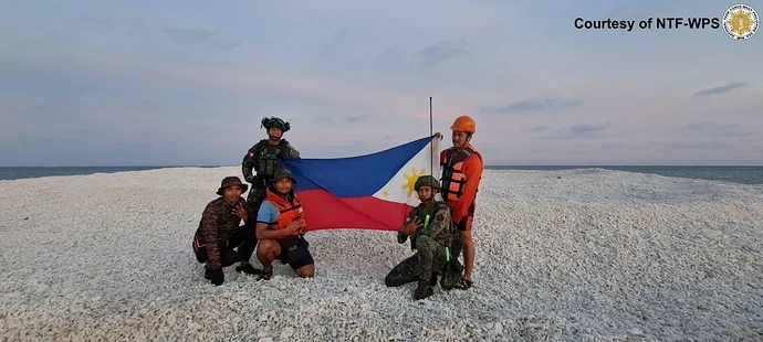 philppinische Flagge auf Sandy Cay