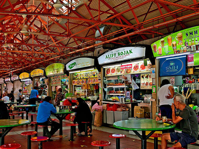 Eat-delicious-food-at-Hawker-Center-Singapore-Places-to-Interest-3
