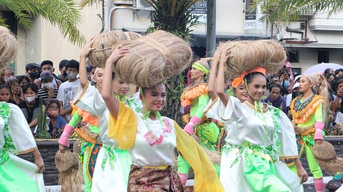 07-philippinen-forum-kultur-abaca-festival-virac-02