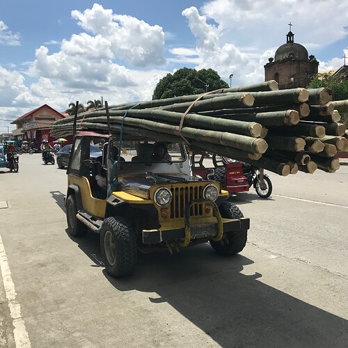 kleiner Schwertransport in Cabatuan