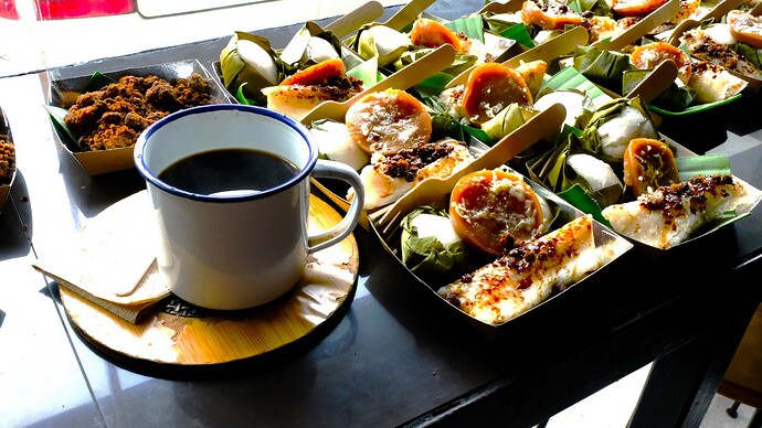 Coffee and kakanin at Glory Café