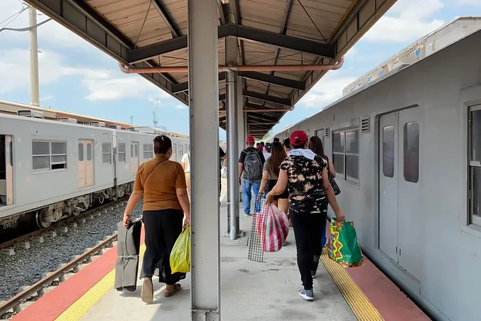 15-philippinen-forum-kulturelle-gebaeude-tutoban-train-station-05