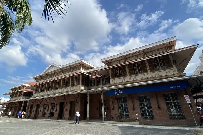 15-philippinen-forum-kulturelle-gebaeude-tutoban-train-station-01