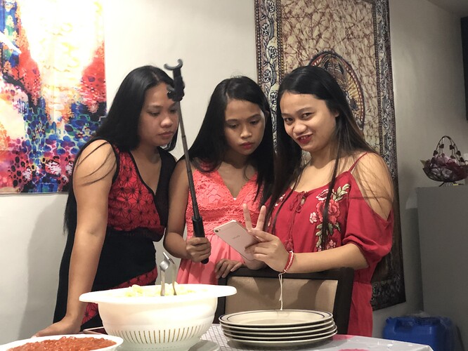 die Mädels in rot...