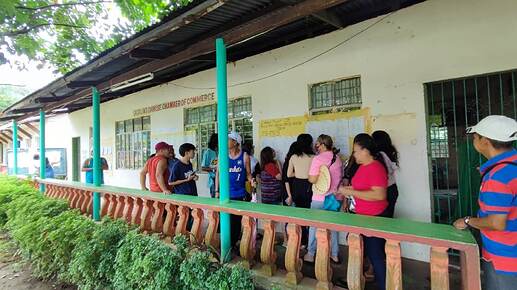 Philippinen.San-Pablo-City.WaehlerWahllisten