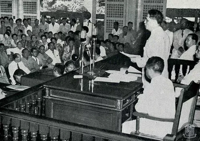 11-philippinen-forum-taegliche-geschichte-roxas-addressing-congress