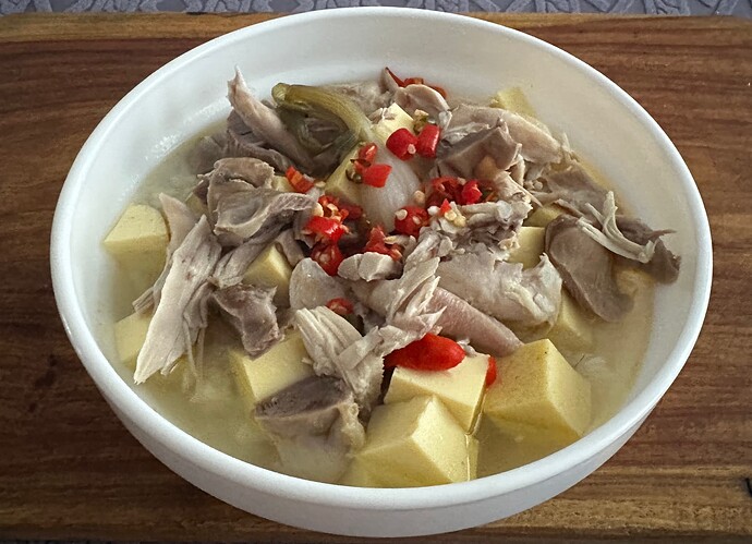 Reissuppe von Hähnchenbollen