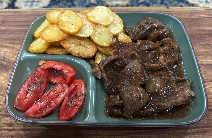 Bistek Tagalog mit deutscher Beilage...