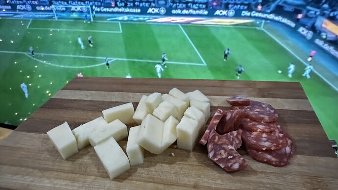 Mozzarella und italienische Salami