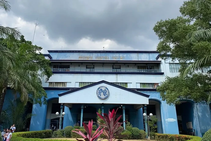 15-philippinen-forum-kulturelle-gebaeude-tutoban-train-station-03