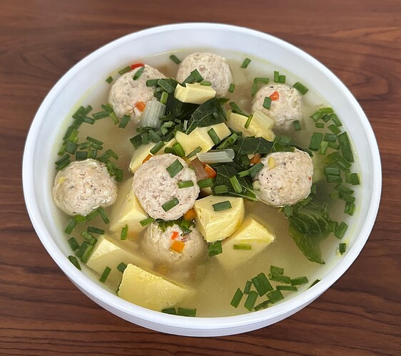Reissuppe mit Hähnchenklopsen