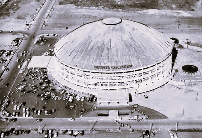 16-philippinen-forum-taegeliche-geschichte-araneta-coliseum-01