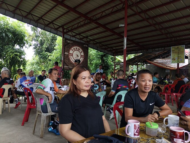 Yahn's Cyclist meeting point 06