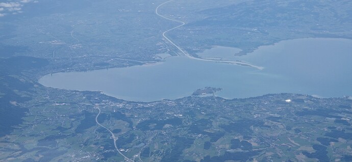 250520-Rückflug DOH-ZRH_031 Bodensee mit Lindau & Bregenz klein