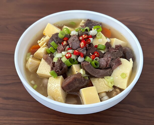 Reissuppe mit Rindfleisch und Eierstich