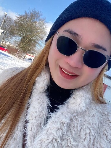 Lily im Neuschnee