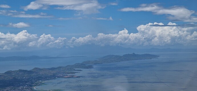 250517-Rueckreise Flug MNL-DOH_004 Talim Island klein
