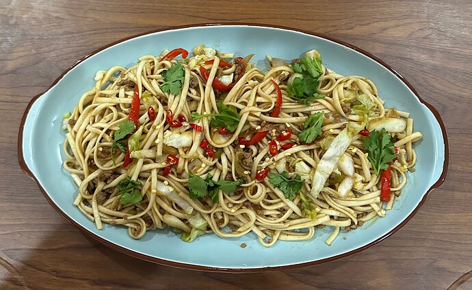 mit reichlich Schweinehack und Knoofi...