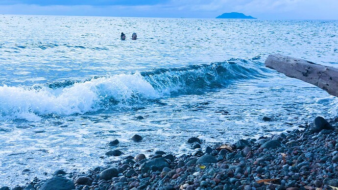 05-philippinen-forum-bei-uns-daheim-baden-im-meer-04