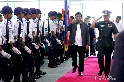Philippinen.Praesident-Rodrigo.Duterte.-Militaer-768x512