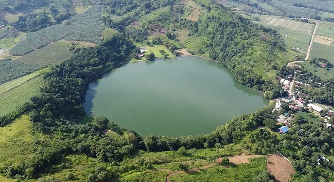 26-philippinen-forum-seen-lake-apo-01