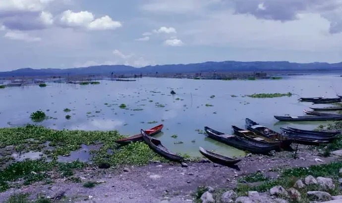 03-philippinen-forum-seen-lake-bato-03