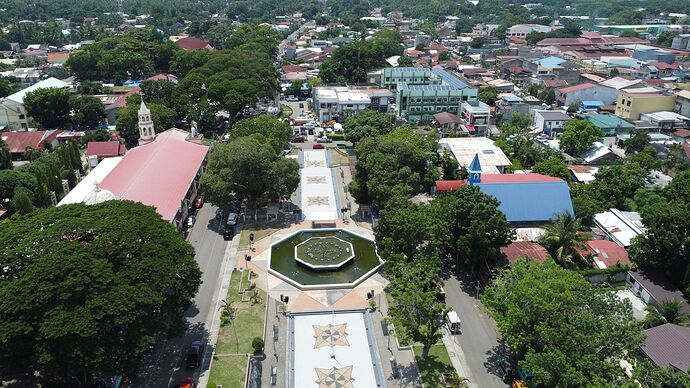 06-philippinen-forum-staedte-tanjay-city-00