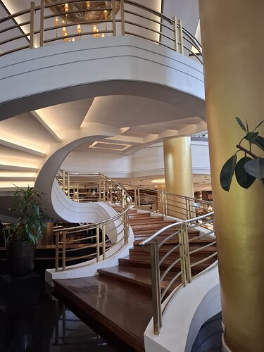Dusit Thani 4