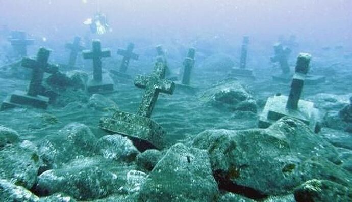 31-philippinen-forum-reisen-allgemein-ausflugsorte-versunkener-friedhof-camiguin-01