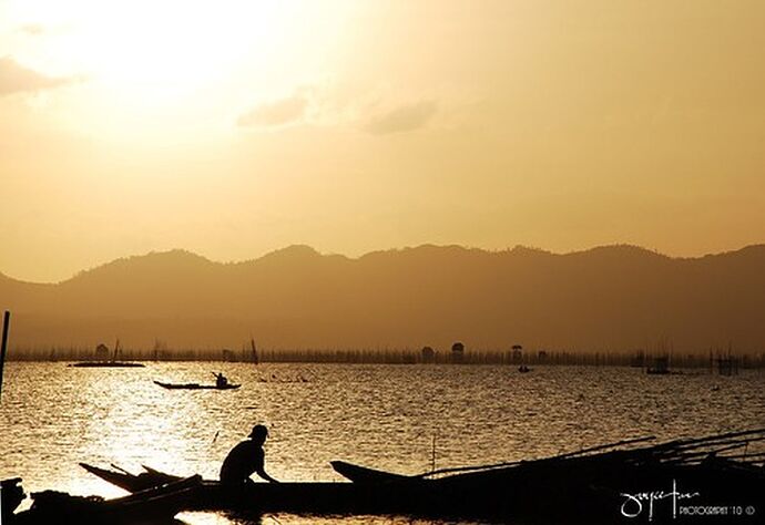 03-philippinen-forum-seen-lake-bato-04