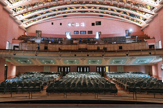 03-philippinen-forum-kultur-manila-metropolitan-theater-04